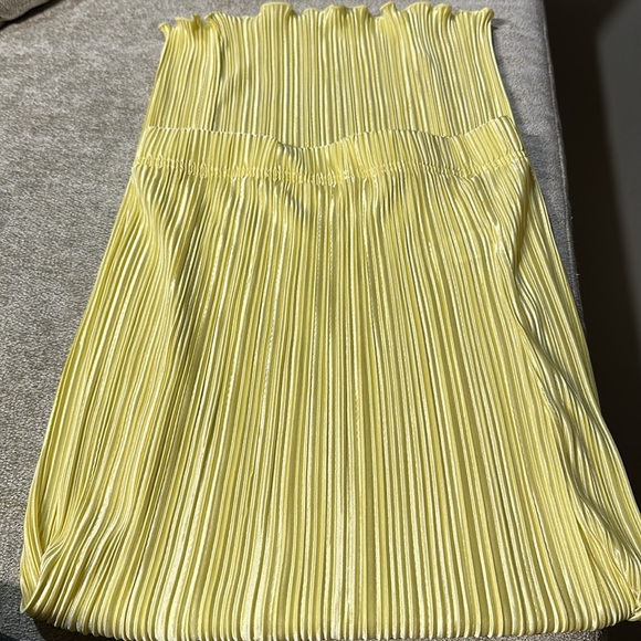 New 2-Piece Tube Top & Skirt Set - Picture 5 of 10